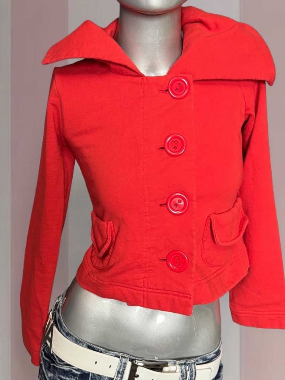 Sirens Vintage Y2K cropped red button sweater